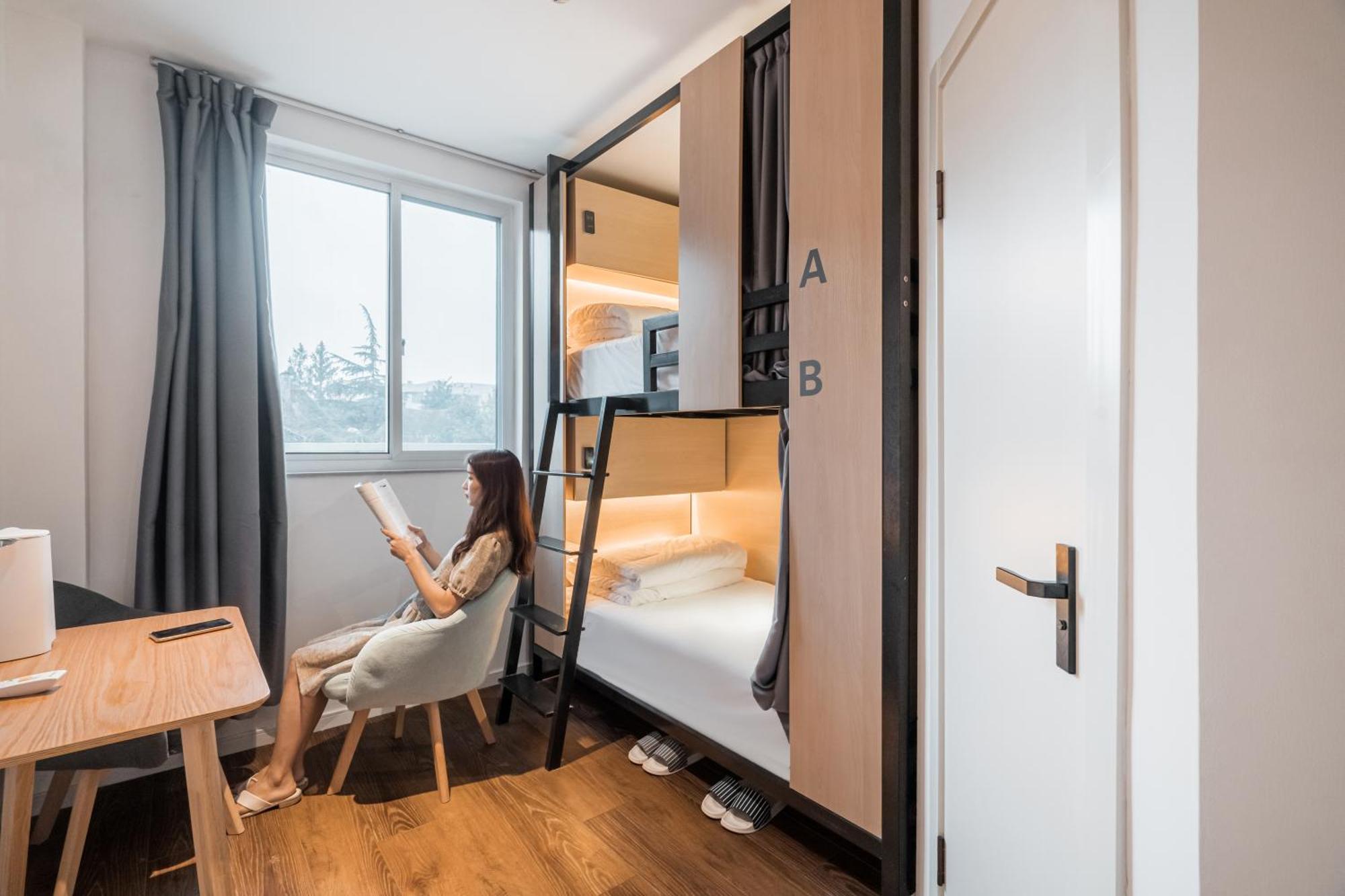 Joy Hongqiao Airport And Railway Hotel Shanghai Exteriör bild